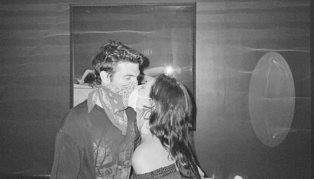 Alex Greenwald and Phoebe Tonkin